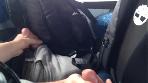 HD-jacking between males on the bus topvideo's