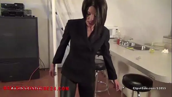 HD AsianMeanGirls] Ballbusting balls with angry Stilettos- watch more Video teratas
