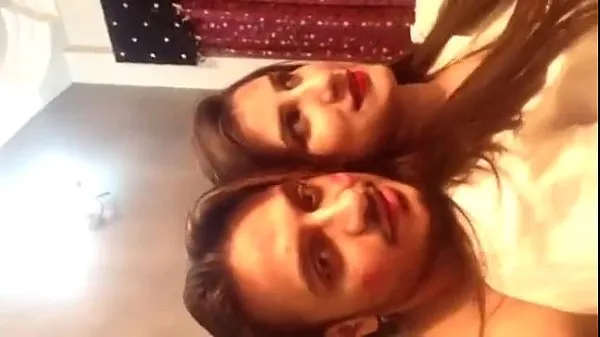 HD azka damn rude nimbuzz girl doing flirt with her husbands friend शीर्ष वीडियो
