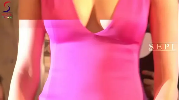 Video HD Ohh Yeahh Kajal Agarwal Exposed Her Neckline Cleavage HIGH hàng đầu