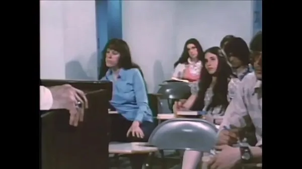 HD Teenage Chearleader - 1974 Video teratas