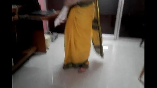 HD Desi tamil Married aunty exposing navel in saree with audio en iyi Videolar