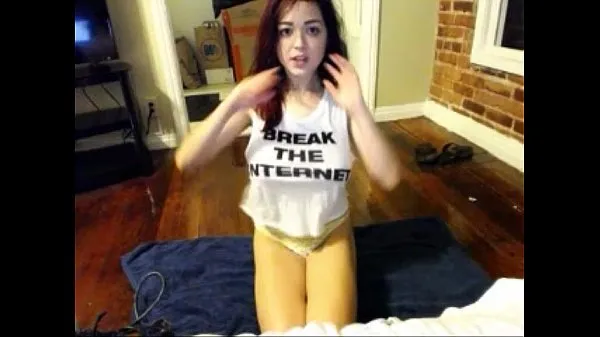HD Teen with Huge Natural Tits plays on Webcam najboljši videoposnetki
