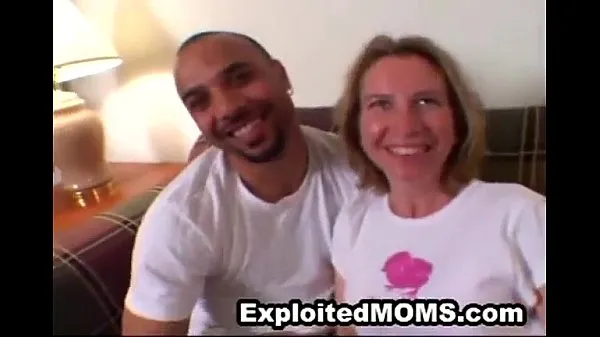 HD Mutter mit großen Titten probiert schwarzen Schwanz in reifen Interracial Video Top-Videos