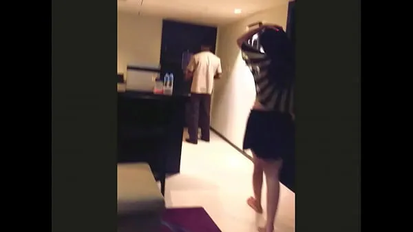 HD-Pankhuri doing exhibition when room service guy came topvideo's