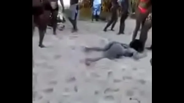 HD Fucked at the beach शीर्ष वीडियो