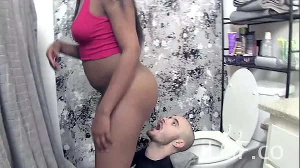 HD Nikki Ford Toilet Farts in Mouth top videoer