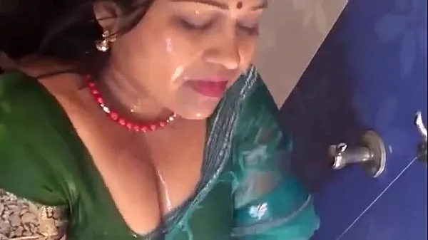 HD-HOTTEST BATHING BY HOT AUNTY topvideo's
