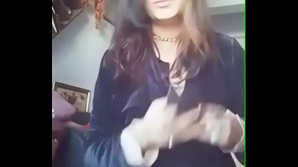 HD Arshi Khan showing great boobs and cleavage for Shahid Afridi Top-Videos