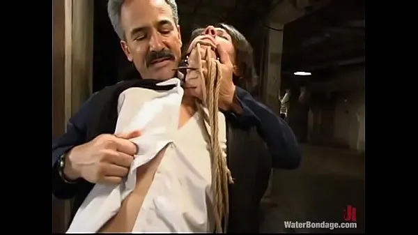 HD Penny Barber Gets Refreshed After Some t أعلى مقاطع الفيديو