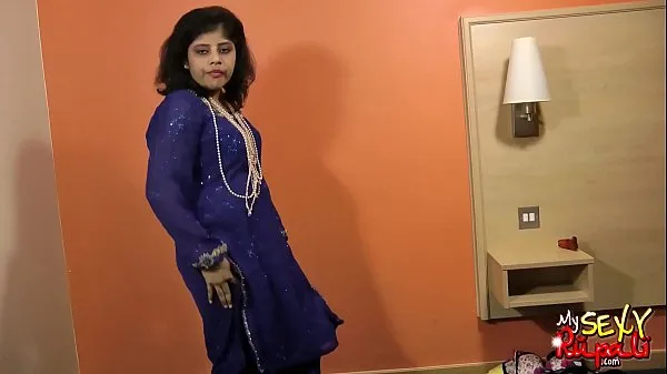 HD-Gujarati Indian Next Door Girl Rupali Acting As Pornstar topvideo's
