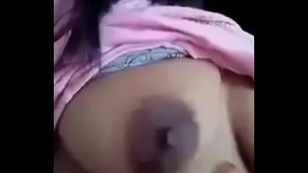 HD Indian girl showing her boobs with dark juicy areola and nipples suosituinta videota