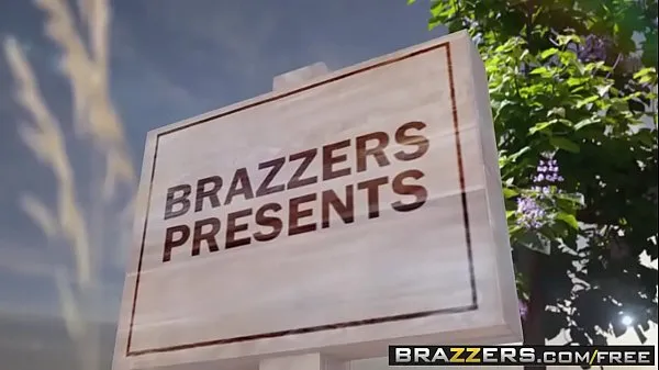 HD Brazzers - Milfs Like it Big - Pervert In The Park scene starring Alexis Fawx Romi Rain and Keiran L Video teratas