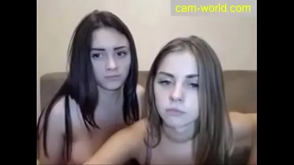 HD Two Russian Teens Kissing κορυφαία βίντεο