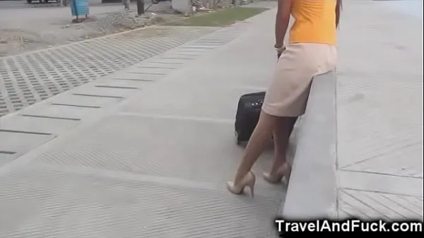 HD Traveler Fucks a Filipina Flight Attendant शीर्ष वीडियो