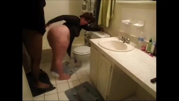 HD Fat White Girl Fucked in the Bathroom أعلى مقاطع الفيديو