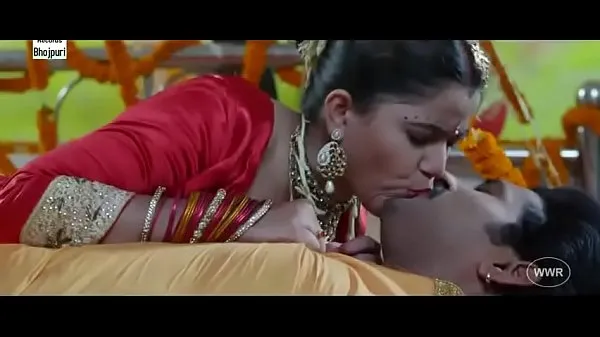 HD-desimasala.co Hot bhojpuri smooching, navel kiss suhaagraat song bästa videor