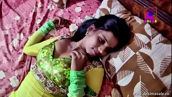HD desimasala.co - Beautiful slim girls hot cleavage and navel show top Videos