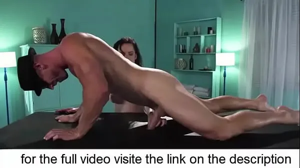 HD The Milking Massager | Katie St. Ives & Johnny Sins κορυφαία βίντεο