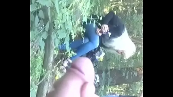 HD-Онанист в лесу показал телкам пенис bästa videor
