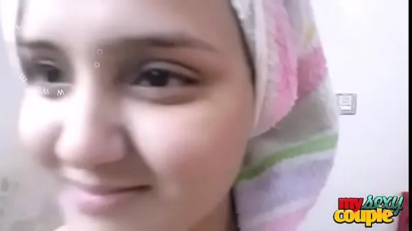 HD Indian Big boobs Bhabhi Sonia After Shower STRIPS for Husband najlepšie videá