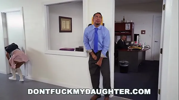 HD DON'T FUCK MY step DAUGHTER - Bring step Daughter to Work Day ith Victoria Valencia أعلى مقاطع الفيديو