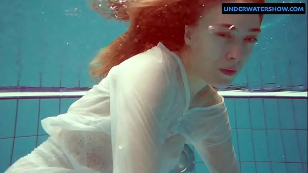 HD Redhead Diana hot and horny in a white dress 인기 동영상