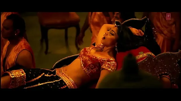 HD-Shriya Saran Nipple slip song topvideo's
