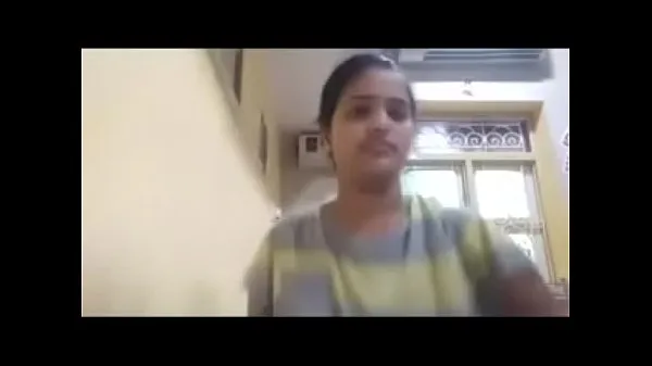 HD Busty teen plays with her boobs शीर्ष वीडियो