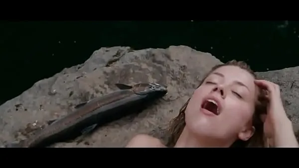 HD Amber Heard Nude Swimming in The River Why วิดีโอยอดนิยม