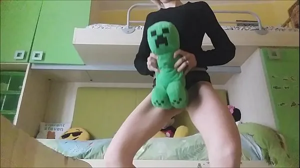 HD there is no doubt: my step cousin still enjoys playing with her plush toys but she shouldn't be playing this way najboljši videoposnetki