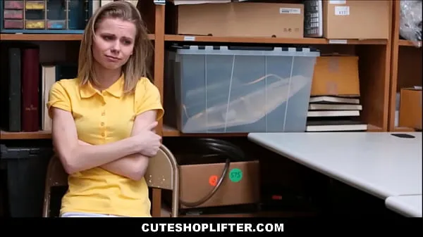 Najlepsze filmy w jakości HD Cute Blonde Skinny Teen Caught Stealing Fucked By Officer