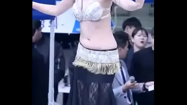 HDSexy beautiful girl in public placeトップビデオ