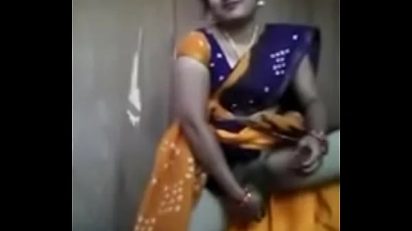 HD Bhabhi inserting cucumber in pussy วิดีโอยอดนิยม