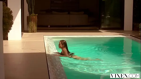 HD VIXEN Two Naughty College Students Sneak Into A Pool and Fuck A Huge Cock top videoer