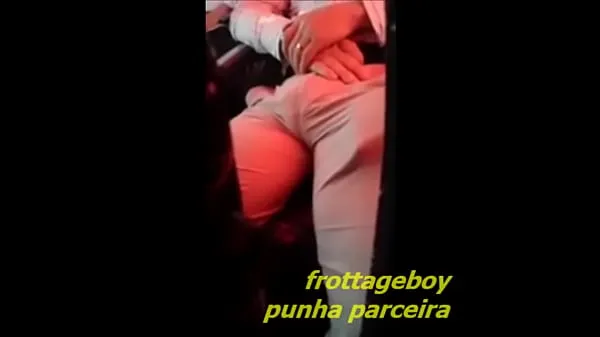 HD A hot guy with a huge bulge in a bus topp videoer