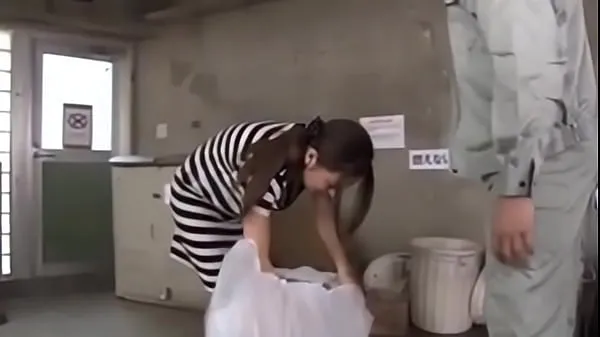 HD Japanese girl fucked while taking out the trash Video teratas