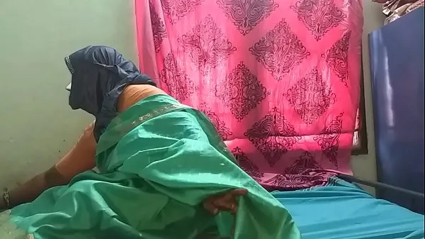 HD desi indian horny tamil telugu kannada malayalam hindi cheating wife vanitha wearing saree showing big boobs and shaved pussy press hard boobs press nip rubbing pussy masturbation suosituinta videota