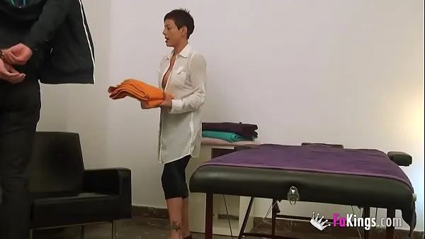 HD My name's Lisa, 37yo masseuse, and I will film myself fucking a patient 인기 동영상