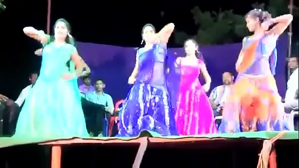 HD-Girls dancing in my village topvideo's