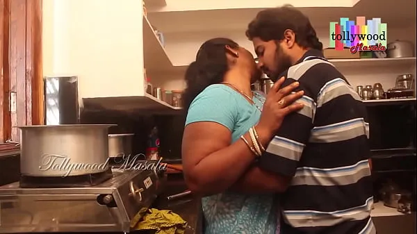HD Hot desi masala aunty seduced by a teen boy top Videos