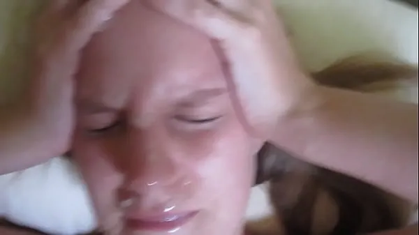 HD Teen Girlfriend Gets Facial On Her Birthday najboljši videoposnetki