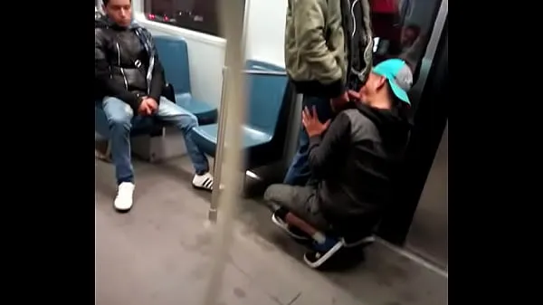 HD Blowjob in the subway วิดีโอยอดนิยม