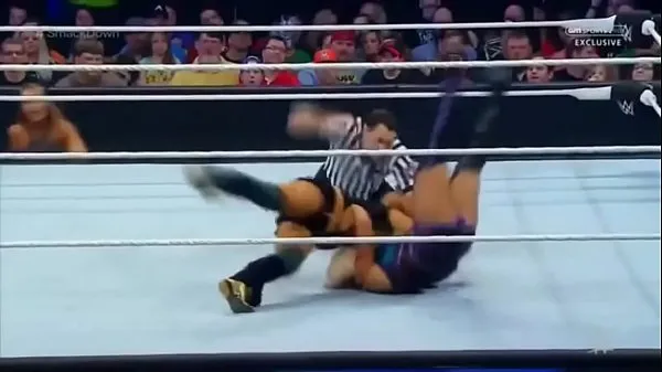 Video HD Dana Brooke vs Becky Lynch. SmackDown hàng đầu
