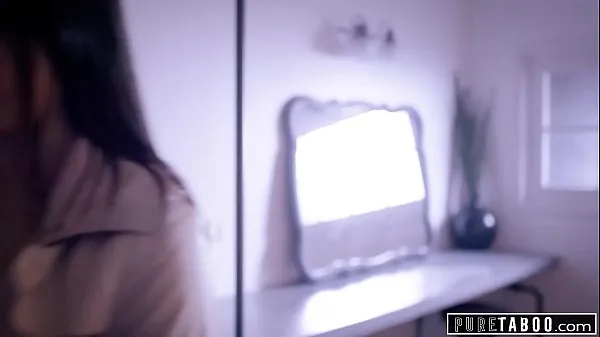 HD PURE TABOO Emily Willis Submits for Her 2 Doms legnépszerűbb videók