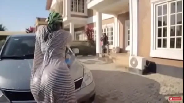 HD Naija girl car wash twerk วิดีโอยอดนิยม