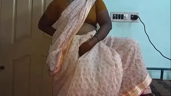 HD Indian Hot Mallu Aunty Nude Selfie And Fingering For father in law najboljši videoposnetki