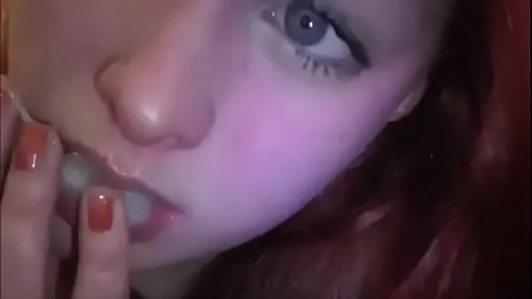 HD Married redhead playing with cum in her mouth topp videoer