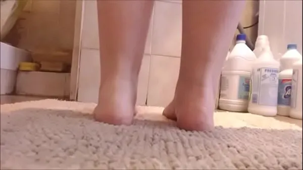 HD Exclusive video of my feet ready to be licked and worshiped suosituinta videota