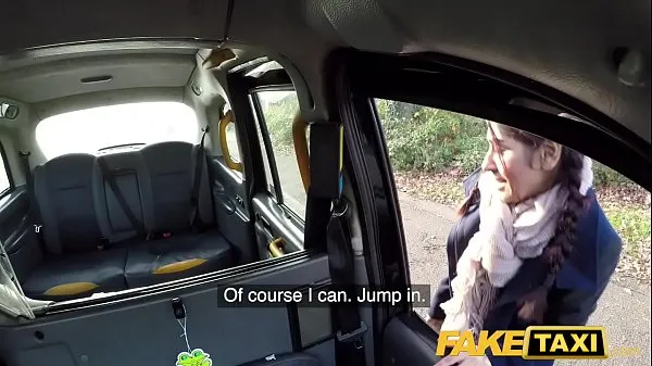 HD Fake Taxi British babe Sahara Knite gives great deepthroat on backseat topp videoer